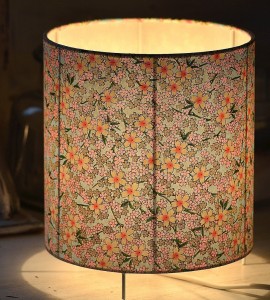 http://www.monuniverspapier.fr/abat-jour/526-lampe.html