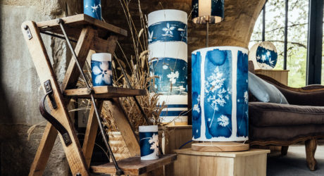 Lampes en cyanotype au salon