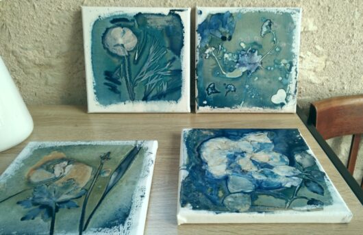 Cyanotype au coquelicot sur châssis – Image 4