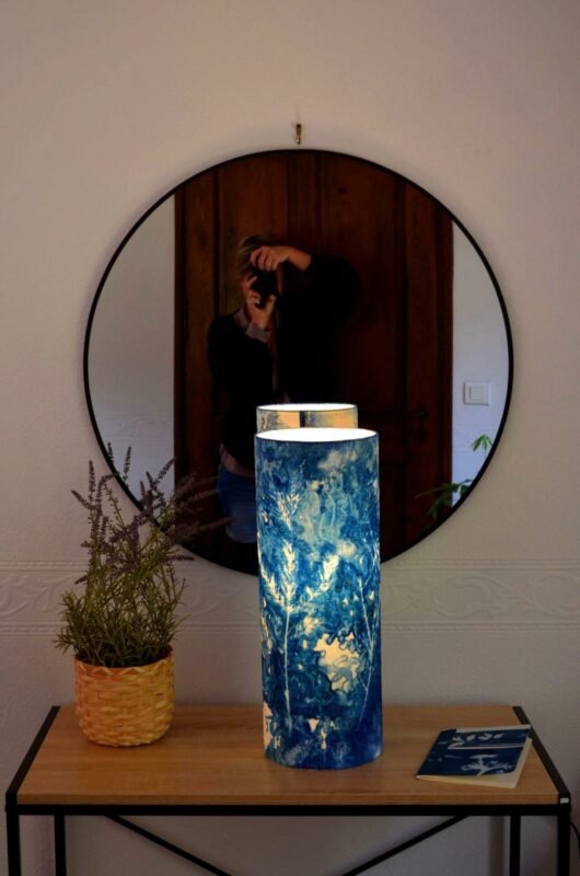 Lampe en cyanotype au paysage hivernal