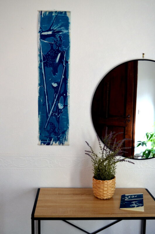 Cyanotype en kakémono à l'orge barbu et coquelicots