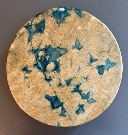 Tambour chamanique avec cyanotype aux feuilles de lierre