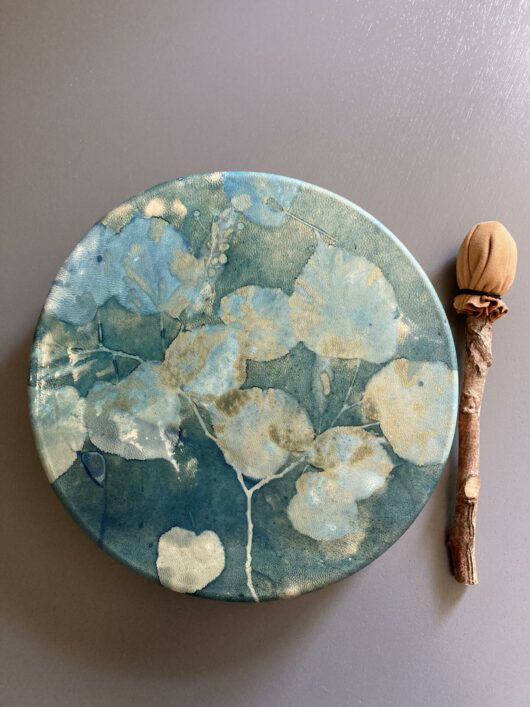 Tambour chamanique avec cyanotype aux feuilles de tilleul
